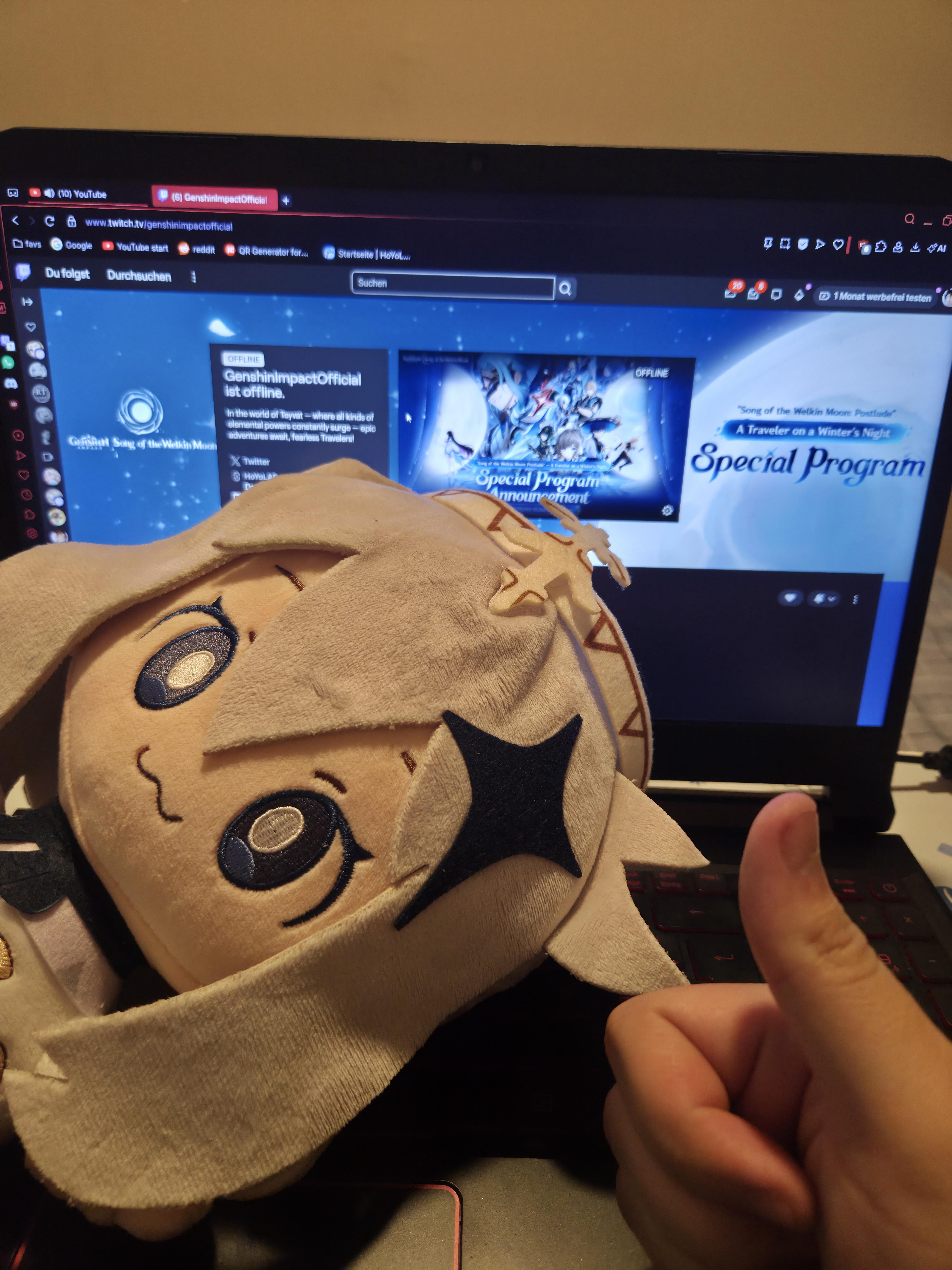 Paimon and me waiting for the livestream