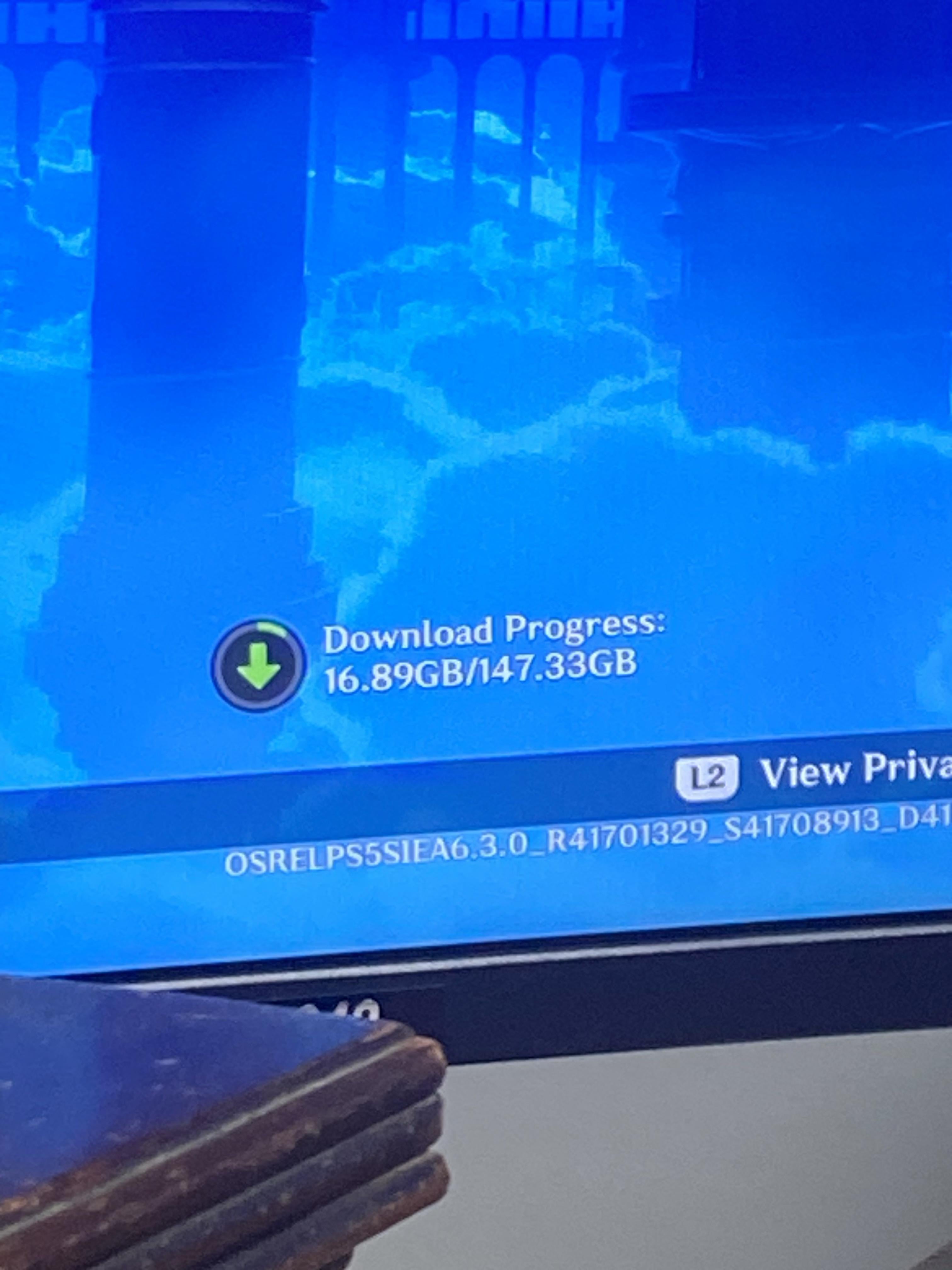 Will it continue to download if I play other games (on ps5)